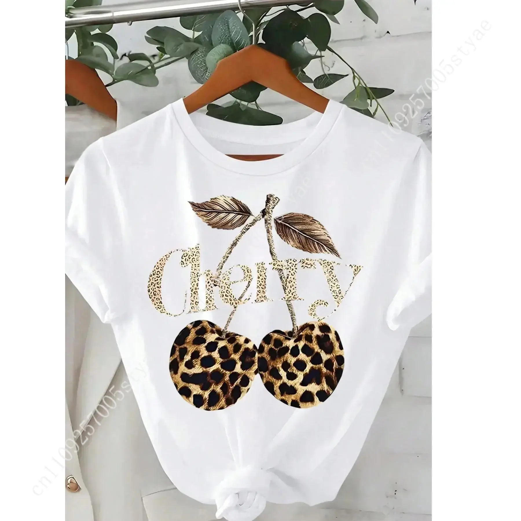Tee Graphic Print - Kaos Grafis Wanita dengan Motif Ceri