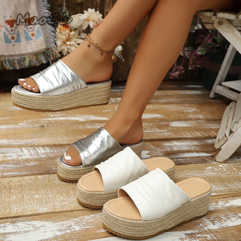 Espadrille Slip On - Sandal Wedge Espadrille Wanita dengan Detail
